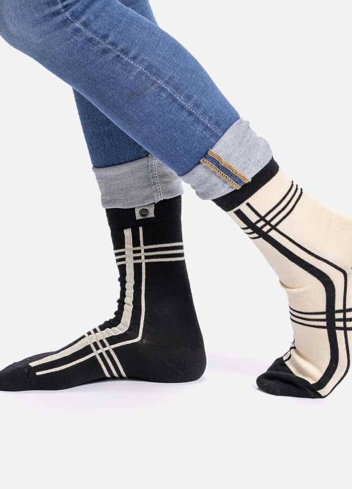 Asta | One pair, two colors