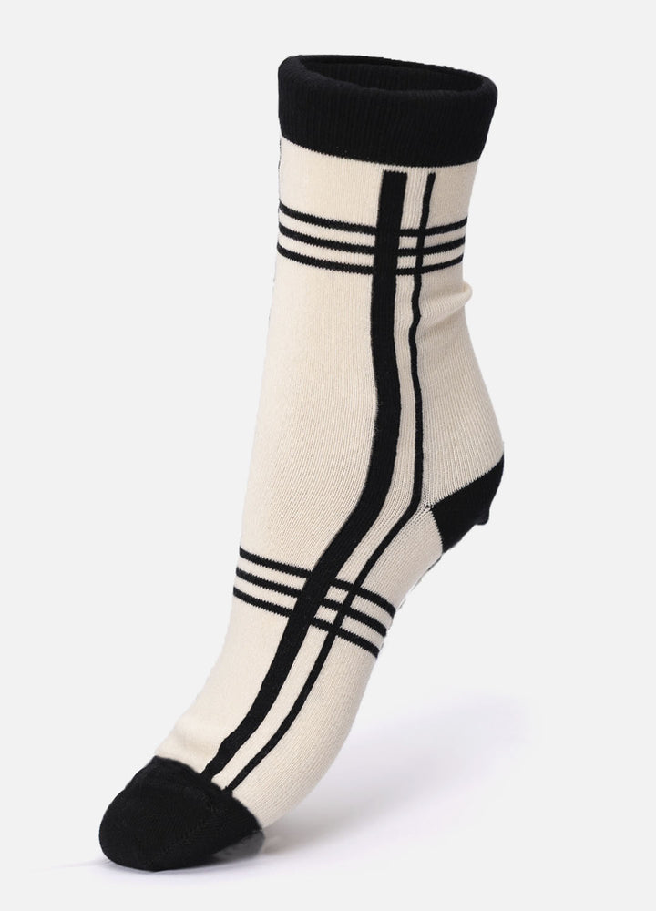 Asta | One pair, two colors