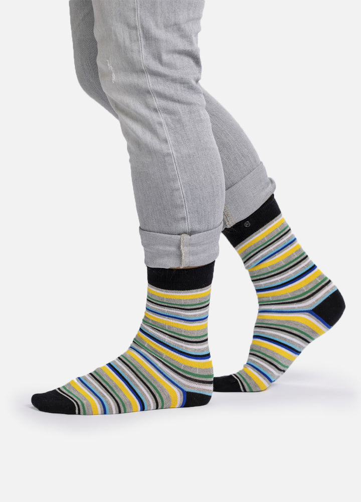 Gustee | organic cotton socks with colorful stripes & button