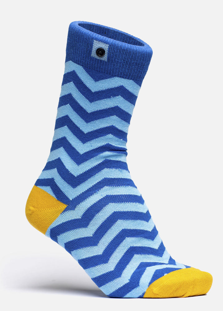 Blå strømper med gul hæl og tå