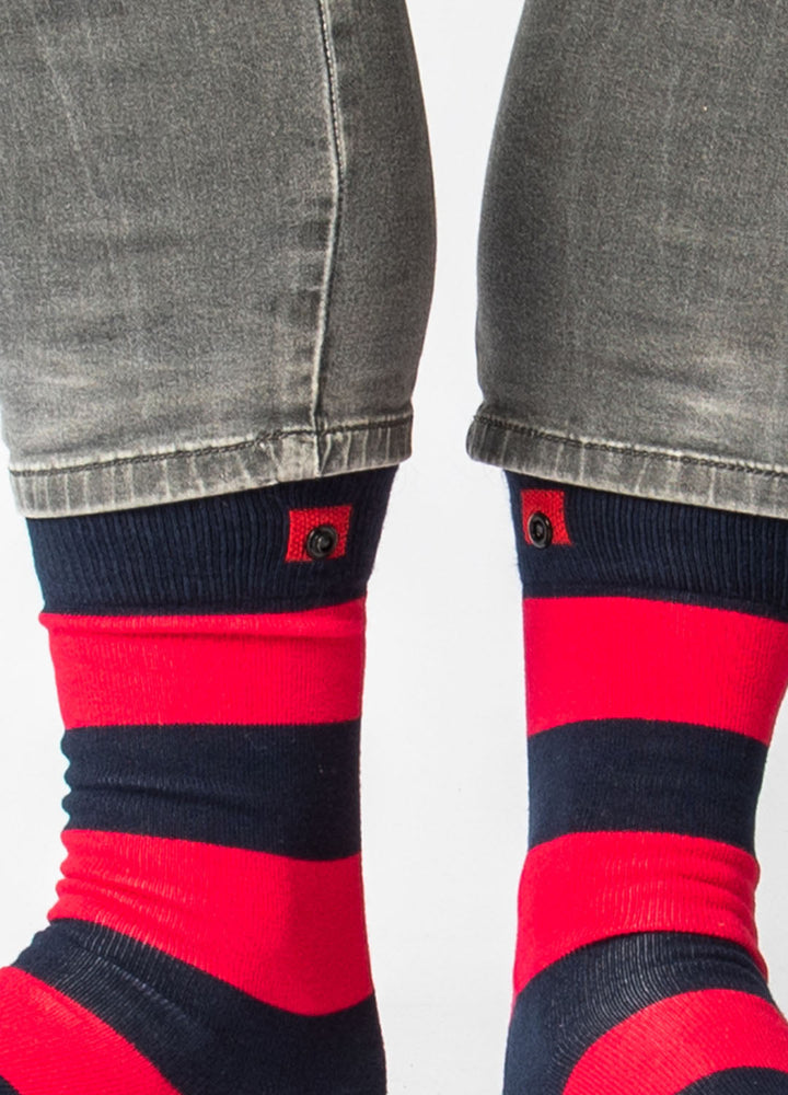 Sort og rød stribet strømper knapper