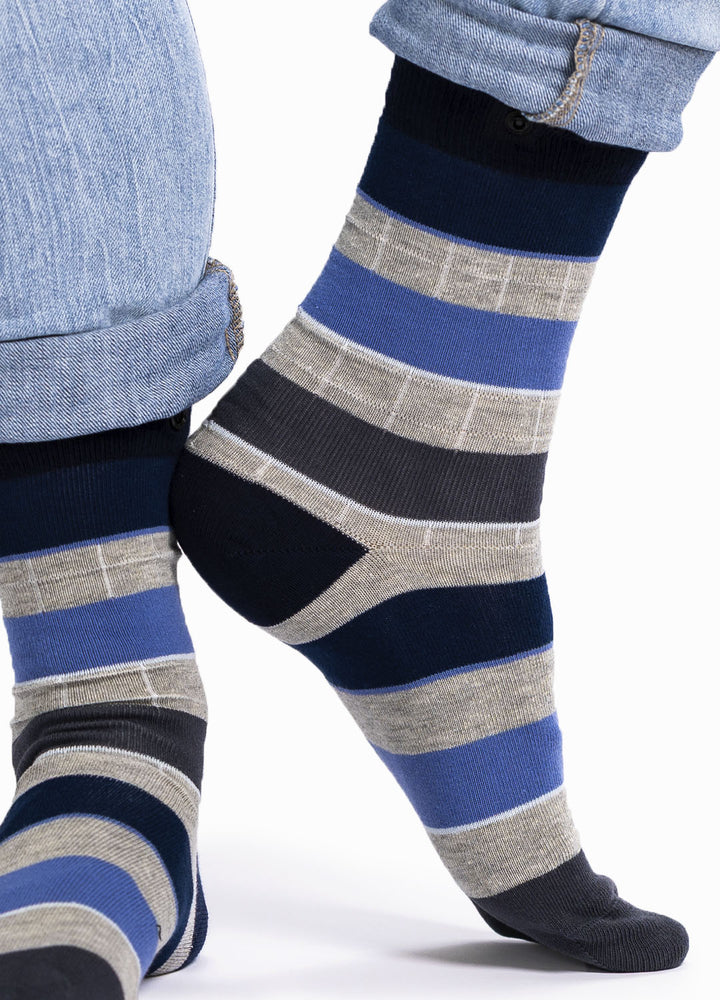 Lanet | organic socks with bold stripes & button