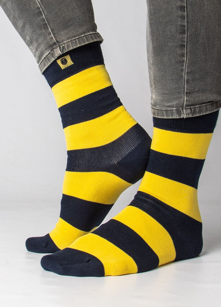 Gule og sorte stribet strømper 1