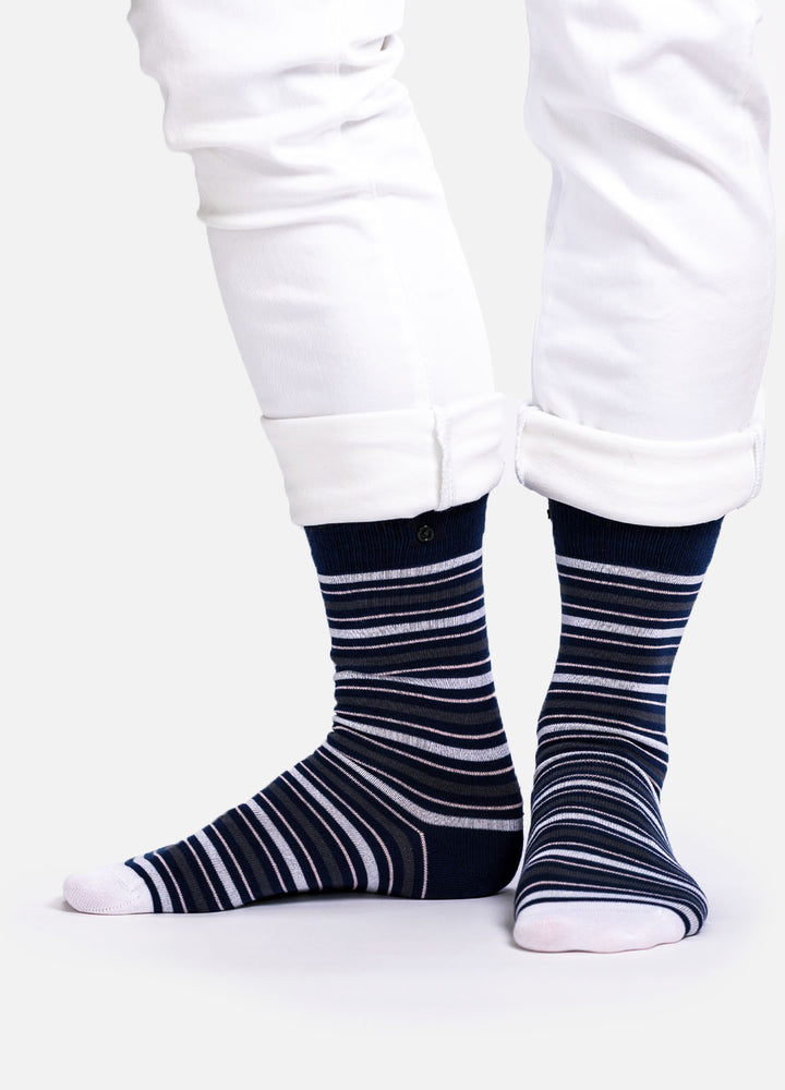 Leeba – organic cotton socks in navy stripes with smart button