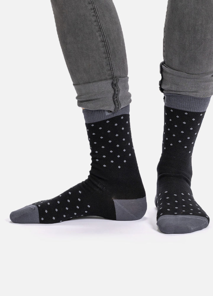 Mic| Black dotted design