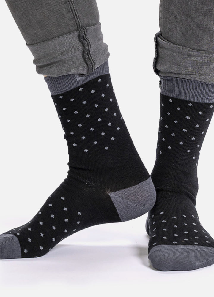 Mic| Black dotted design