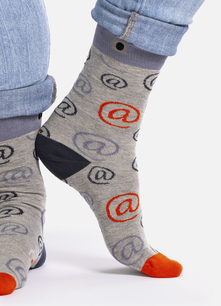 Oreell – organic cotton socks with @-print and button