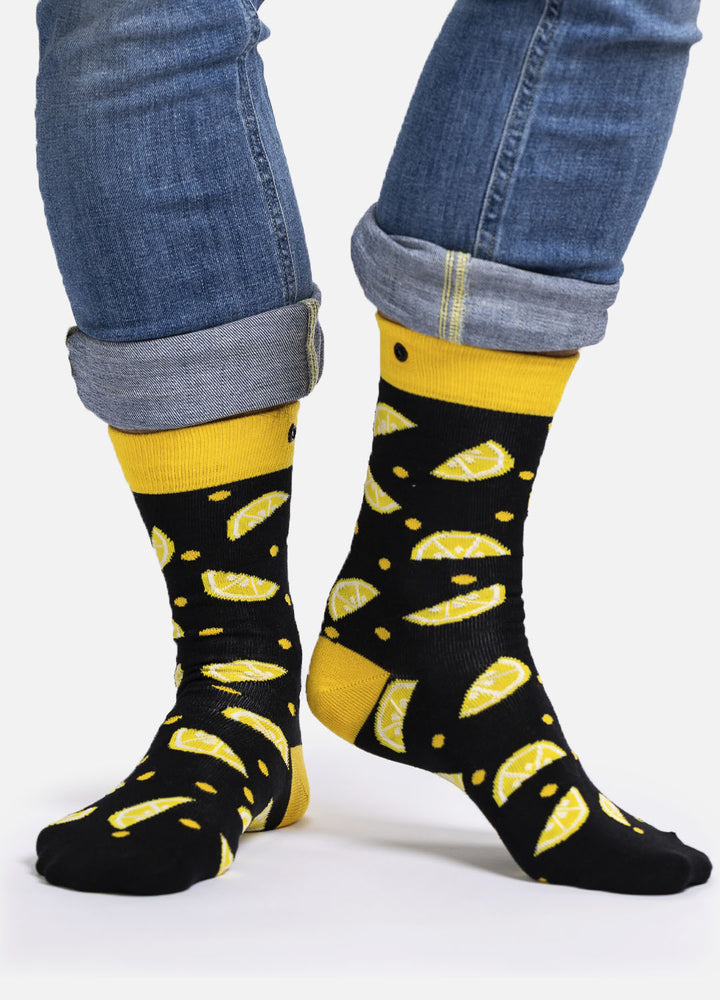 Muluk – organic cotton socks with lemon and button