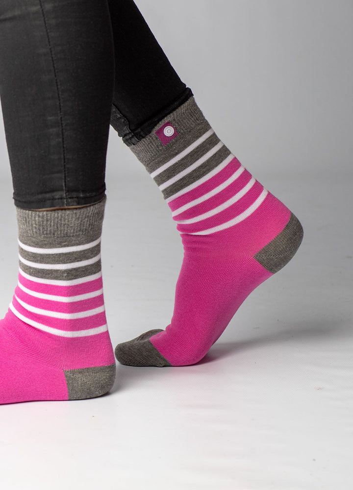 Pink kvinde strømper med går striber med knap