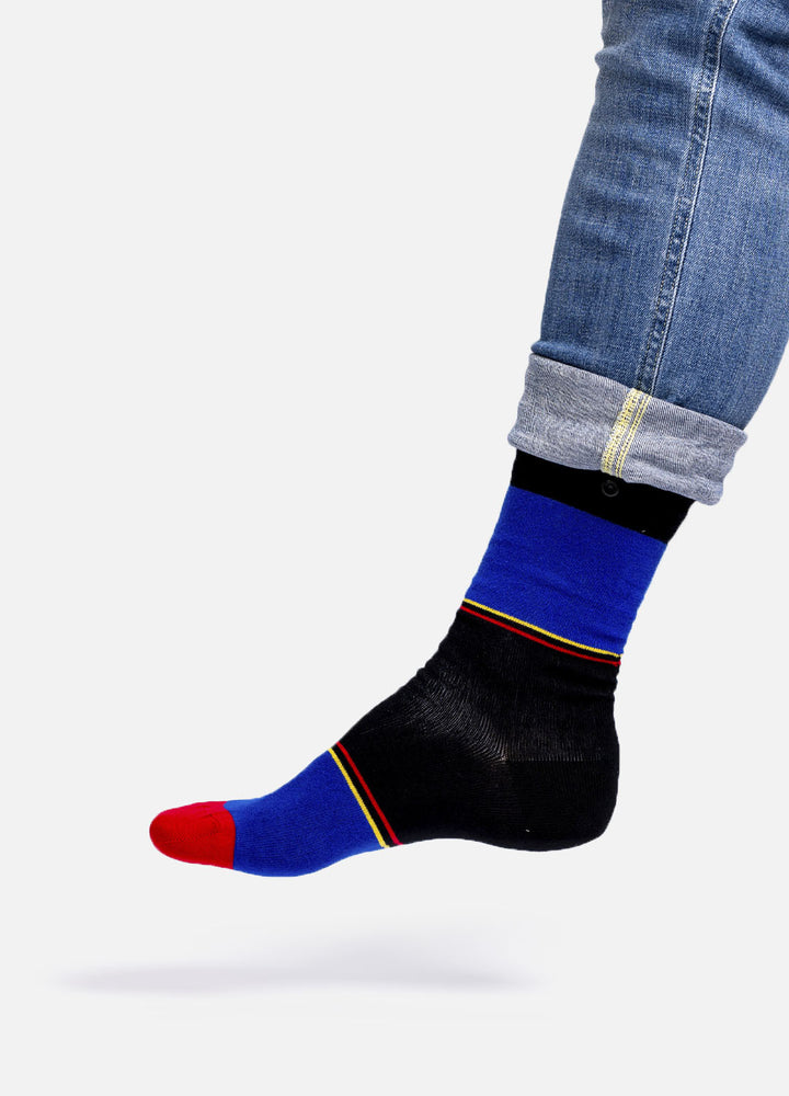 Shadoe bamboo socks with sporty design & smart button