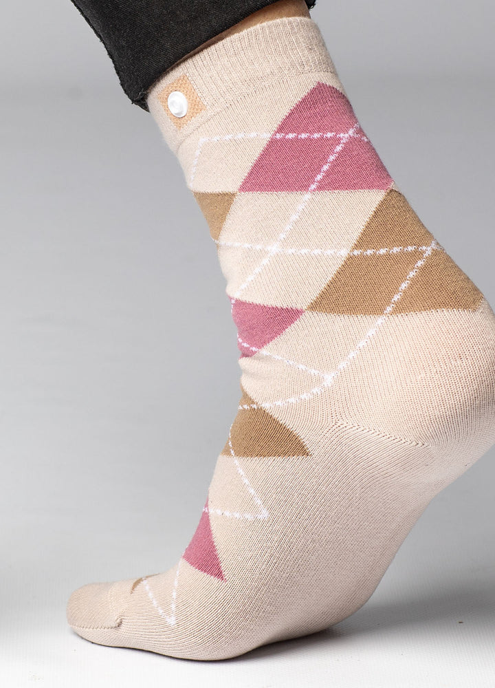 Sandfarvet ternet strømper 2