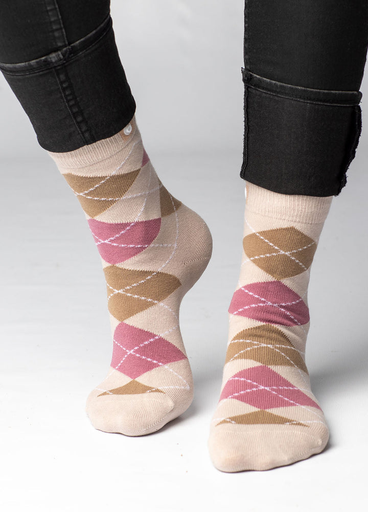 Sandfarvet ternet strømper 6