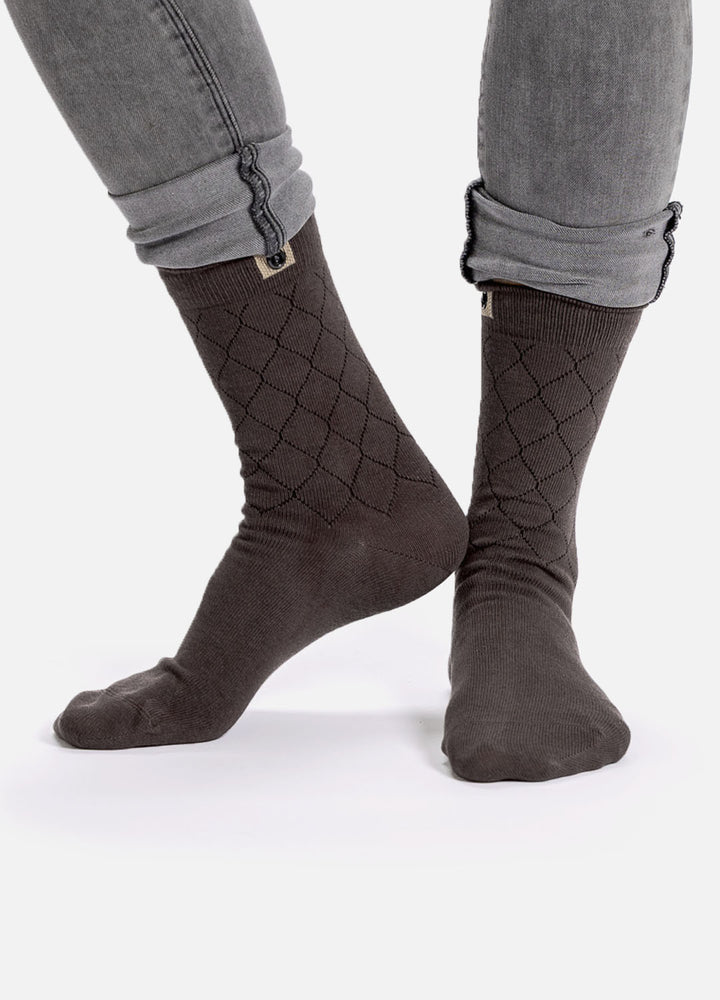 Tomo women’s organic cotton socks | Brown diamond pattern