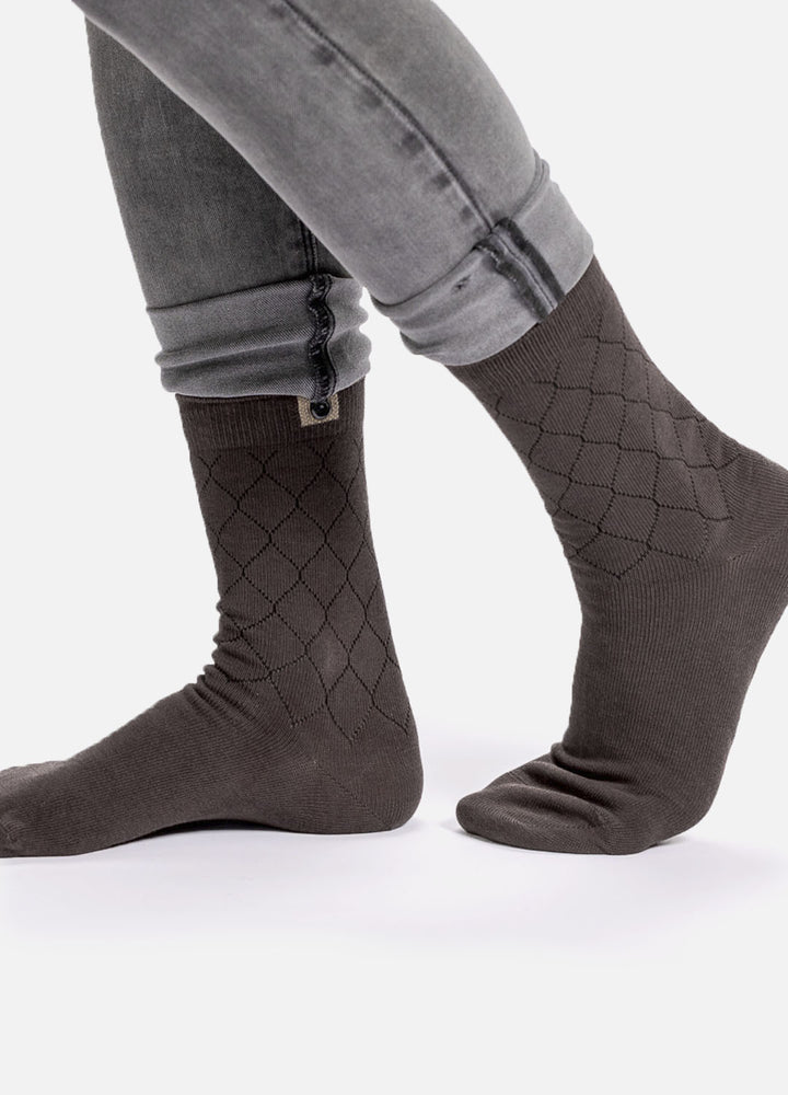 Tomo women’s organic cotton socks | Brown diamond pattern