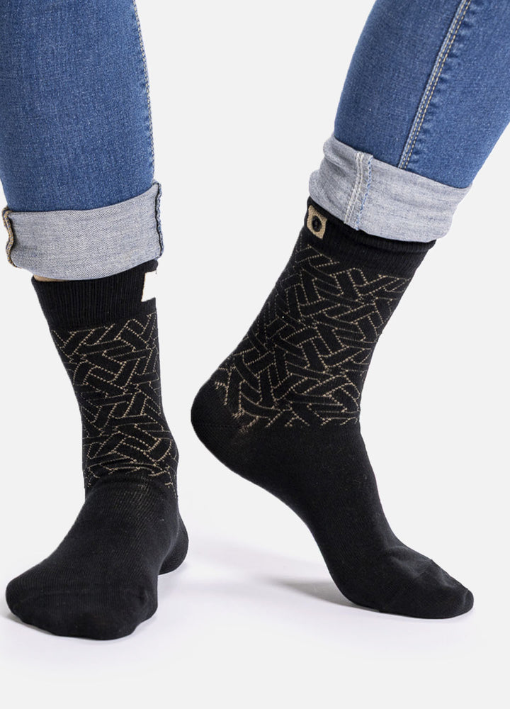 Xanthis | Black patterned design