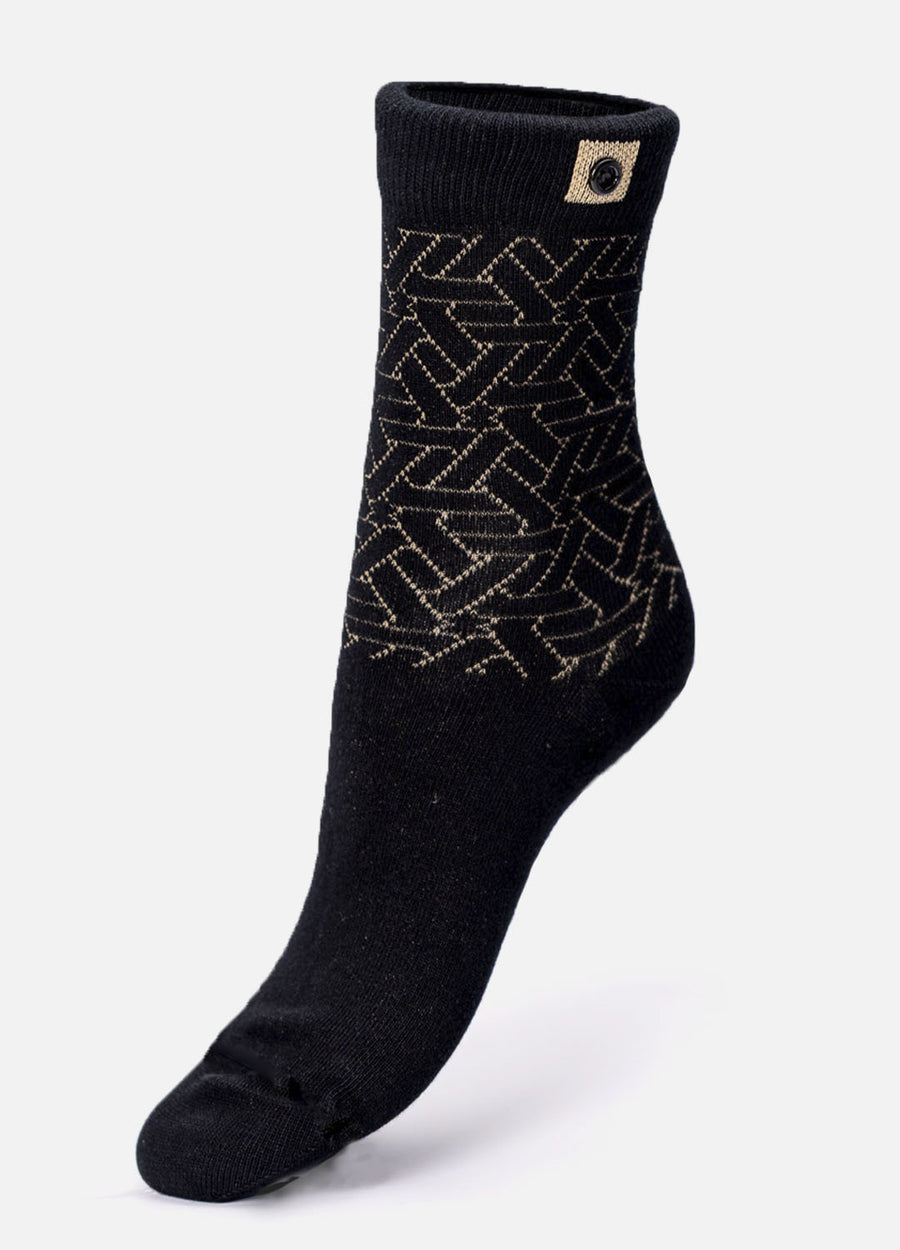 Xanthis | Black patterned design